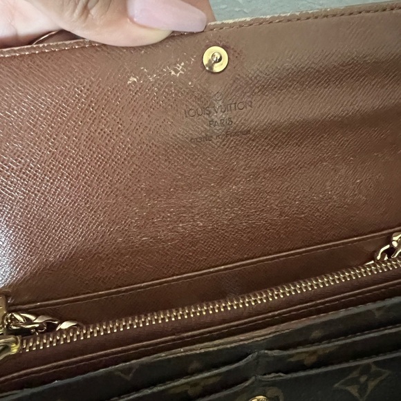 Louise Vuitton Sarah Wallet - Picture 5 of 8